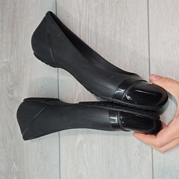 Crocs Women's Black Flats Clog Shoes Sz 9 - Picture 8 of 11